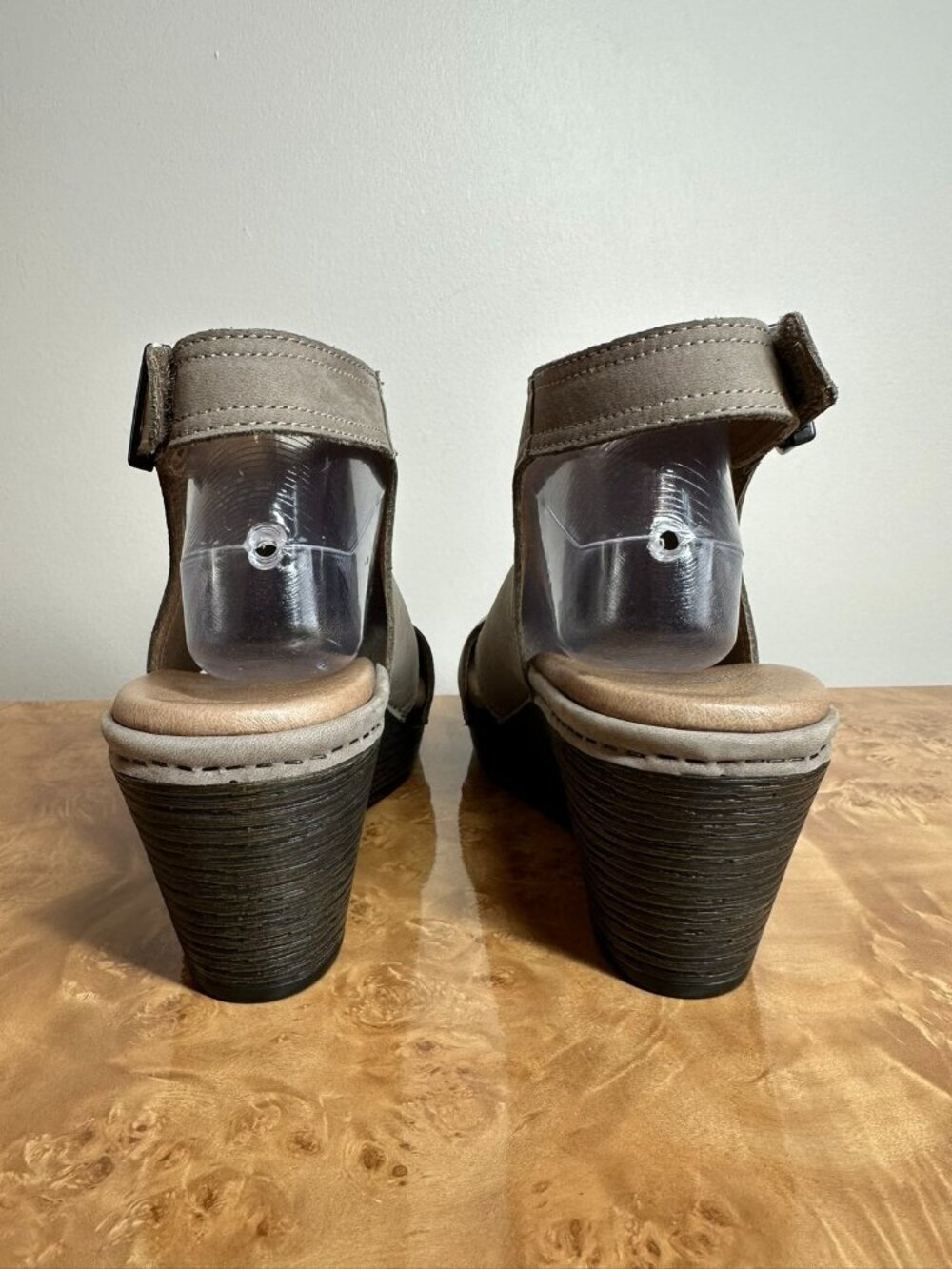 Dansko Vanda Taupe Leather Milled Wedge Slingback Peep Toe Shoes Size 40 - Picture 5 of 10